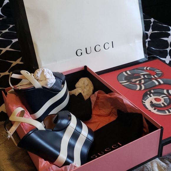 Authenic Gucci Wedge Heels - Picture 4 of 5